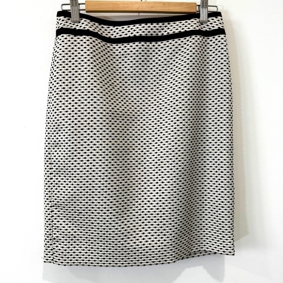 Calvin Klein Dresses & Skirts - Calvin Klein Pencil Skirt with Black and White Geometric Design Size 6P